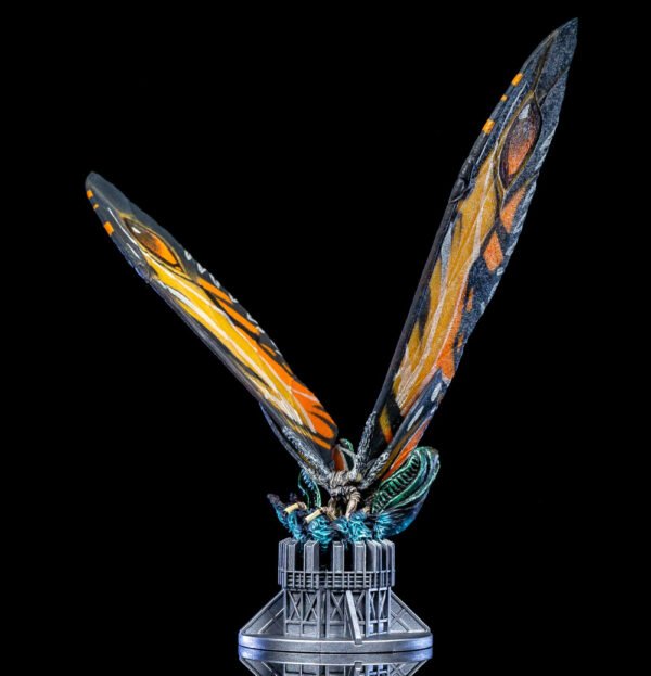 NECA 2019 Godzilla King of the Monsters Mothra Larva Handicraft Model Figurine - Image 8