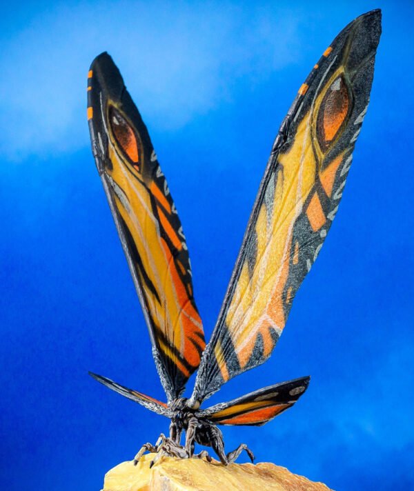 NECA 2019 Godzilla King of the Monsters Mothra Larva Handicraft Model Figurine - Image 5