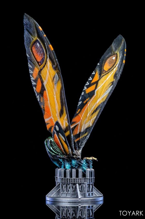 NECA 2019 Godzilla King of the Monsters Mothra Larva Handicraft Model Figurine - Image 3